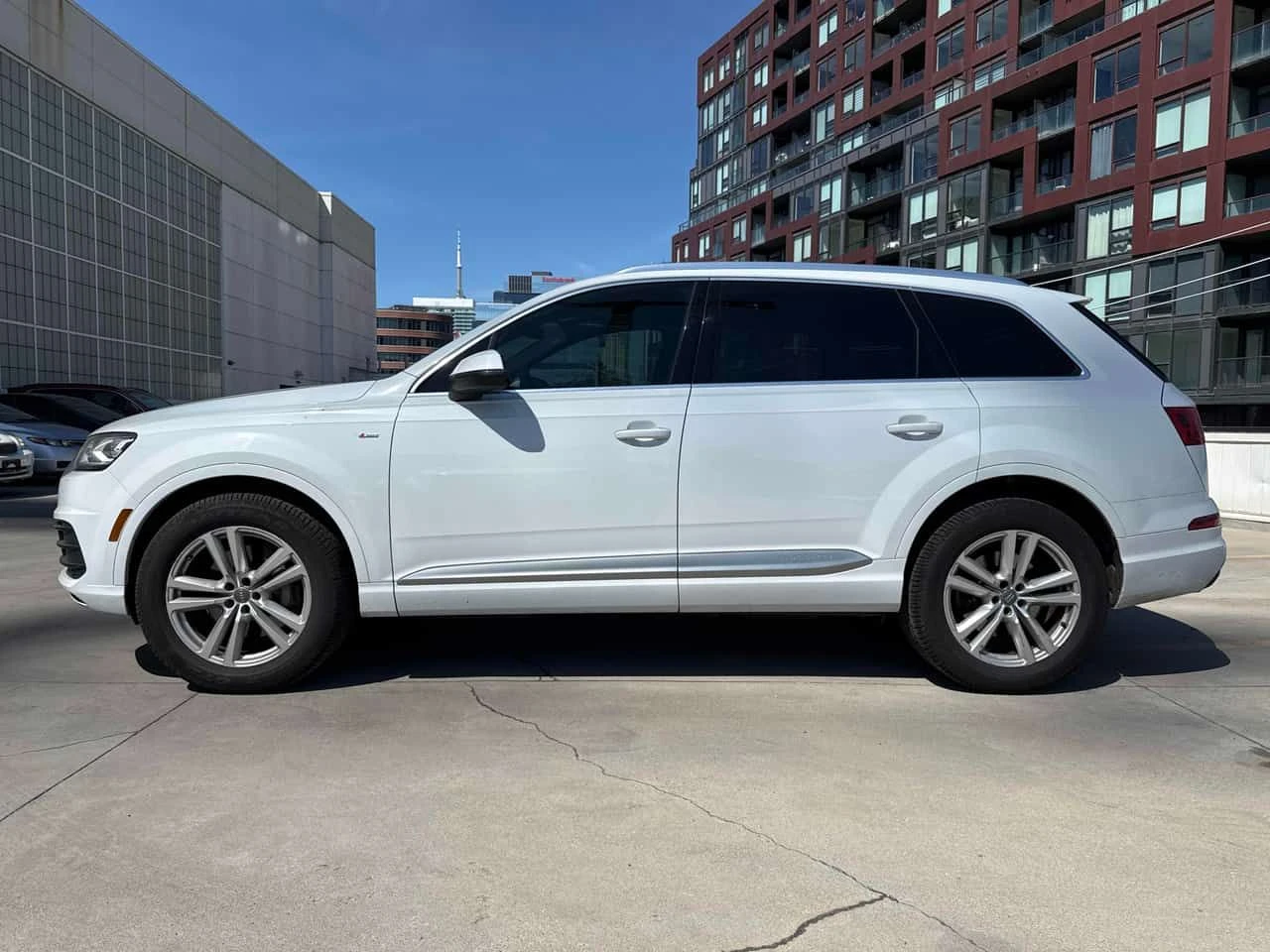 Audi Q7 * 3.0T Progressiv* АВТОКРЕДИТ БЕЗ ПЪРВОНАЧАЛНА * , снимка 2 - Автомобили и джипове - 55680246