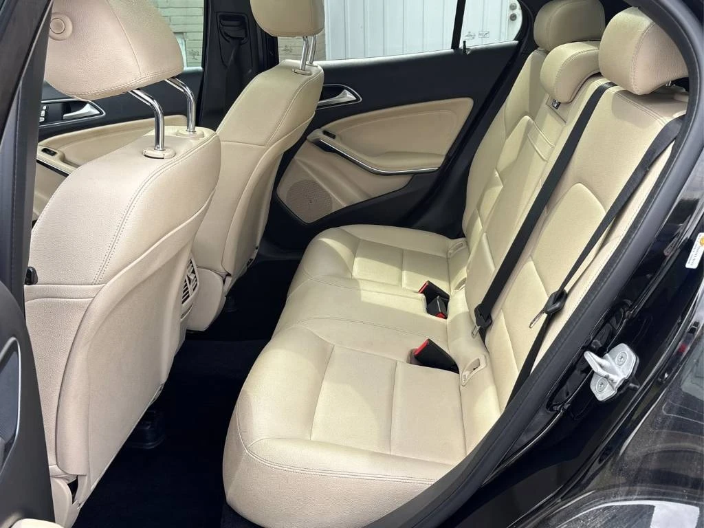 Mercedes-Benz GLA * 250 4MATIC* АВТОКРЕДИТ БЕЗ ПЪРВОНАЧАЛНА ВНОСКА* , снимка 15 - Автомобили и джипове - 55948802