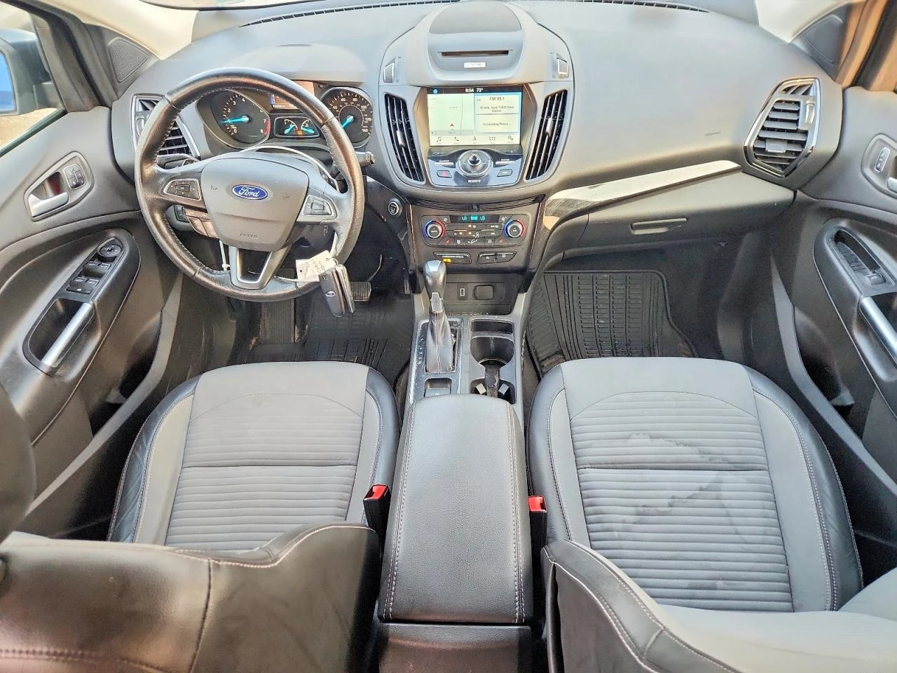 Ford Escape 1.5l Titanium, снимка 8 - Автомобили и джипове - 56024595