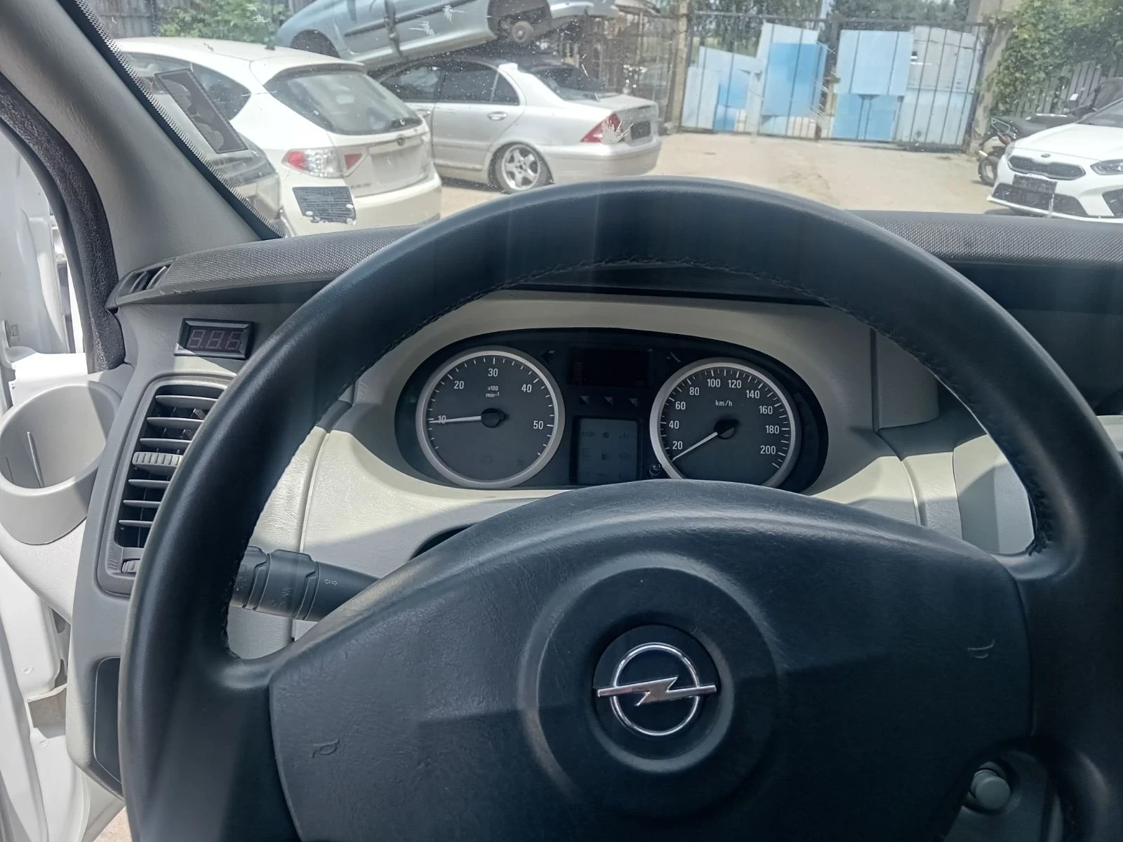 Opel Vivaro  - изображение 6