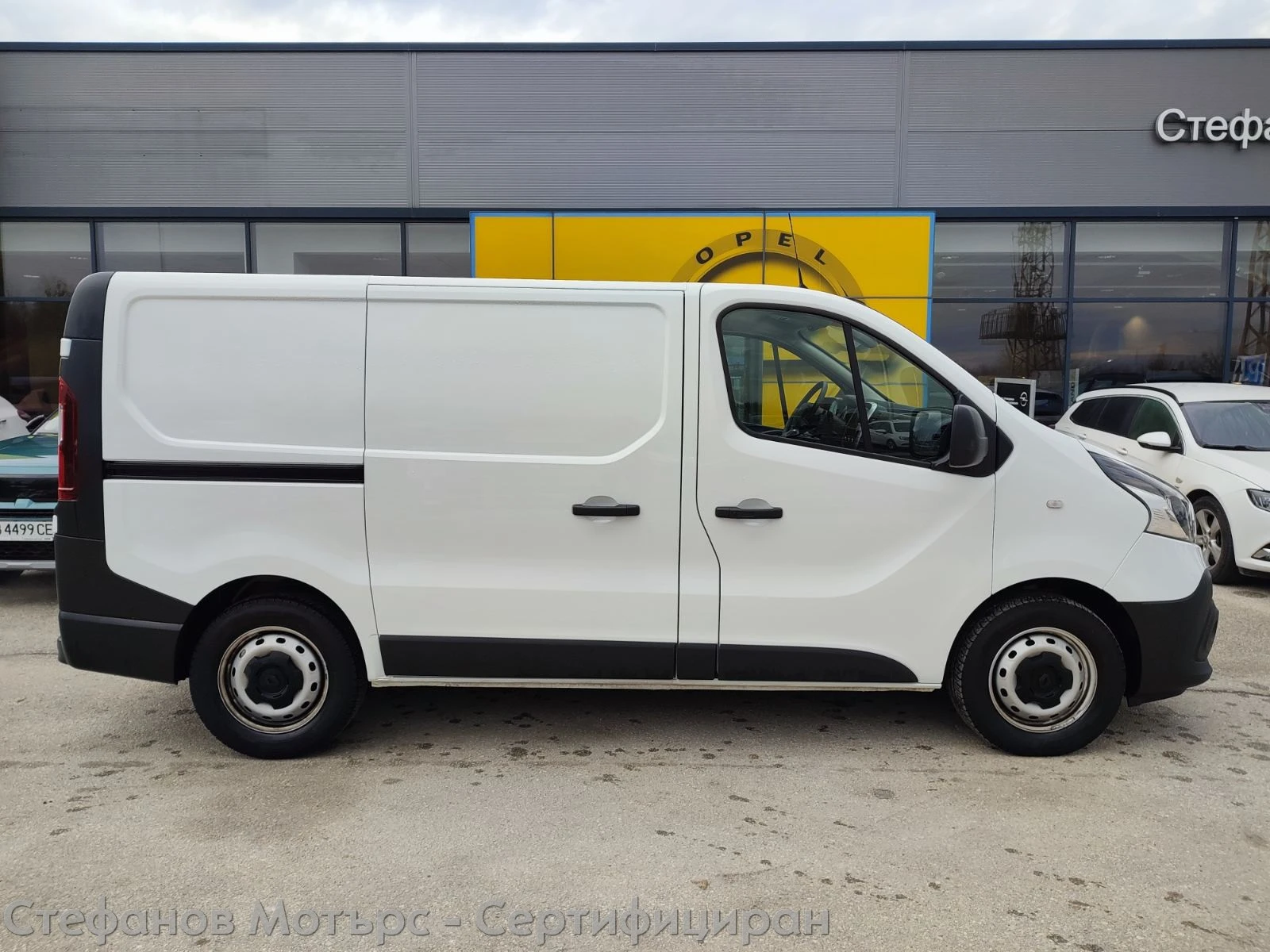 Renault Trafic L1H1 Komfort 2.0 dCi 145hp MT6, снимка 5 - Бусове и автобуси - 52563917