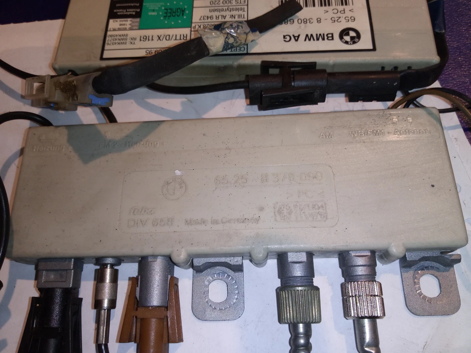 части за BMW E39 по 5 евро, ръчка за лява предна и задна врата,джоб за вещи допълнителен стоп 10Е, снимка 5 - Части - 56121084