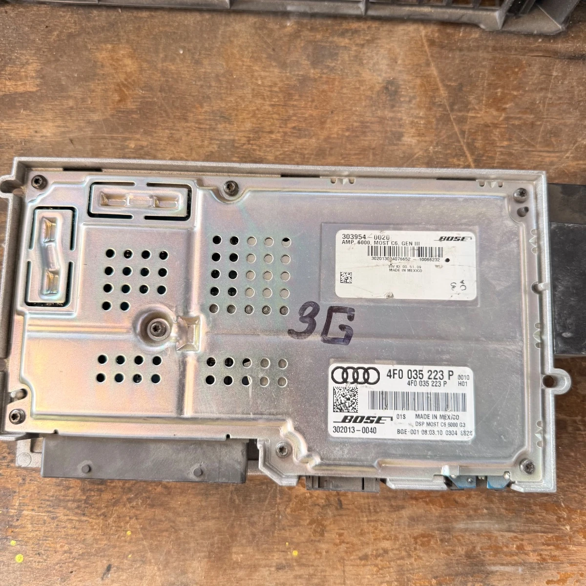 Това е Аудио усилвател BOSE 3G с три букси за Ауди Audi A6 C7 4G A8 A7 D4 4F0035