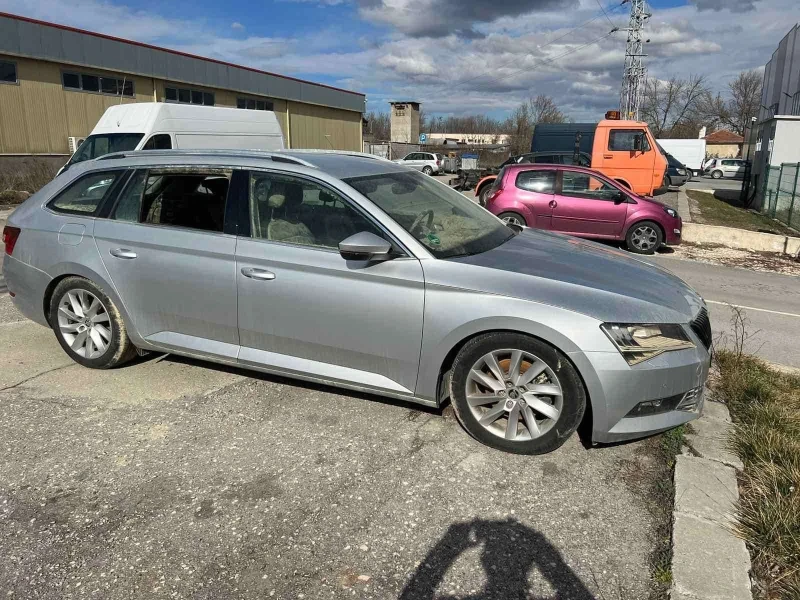 Skoda Superb ЧАСТИ, снимка 2 - Автомобили и джипове - 48455341