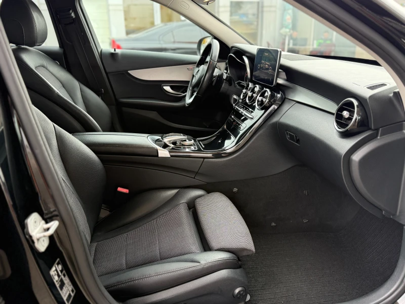 Mercedes-Benz C 220 Avantgarde, снимка 14 - Автомобили и джипове - 52105221