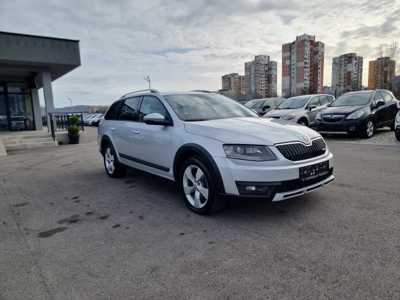 Skoda Octavia 2.0TDI SCOUT, снимка 8 - Автомобили и джипове - 52723704
