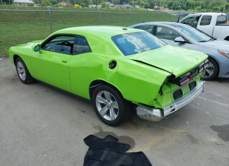 Dodge Challenger, снимка 3 - Автомобили и джипове - 53094408