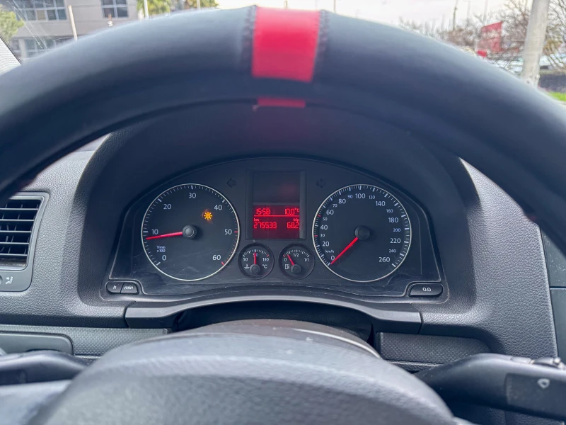 VW Golf 5 1.9 TDI, снимка 14 - Автомобили и джипове - 53097605