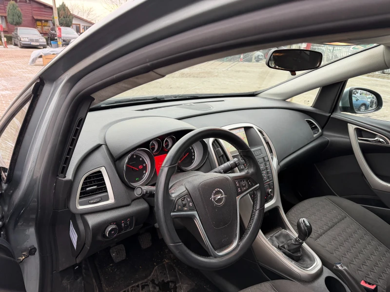 Opel Astra 1.7CDTI NAVI EURO 5, снимка 10 - Автомобили и джипове - 53180606