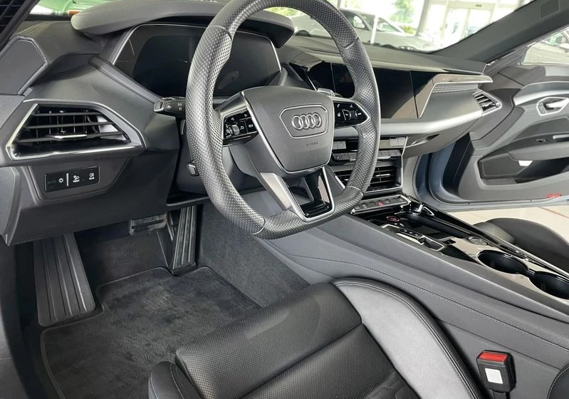 Audi E-Tron GT Quattro, снимка 5 - Автомобили и джипове - 54340301
