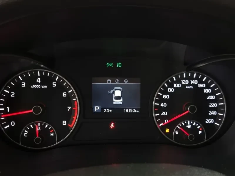 Kia K5 2Nd Generation 2.0 Lpi Taxi Deluxe, снимка 8 - Автомобили и джипове - 56304911