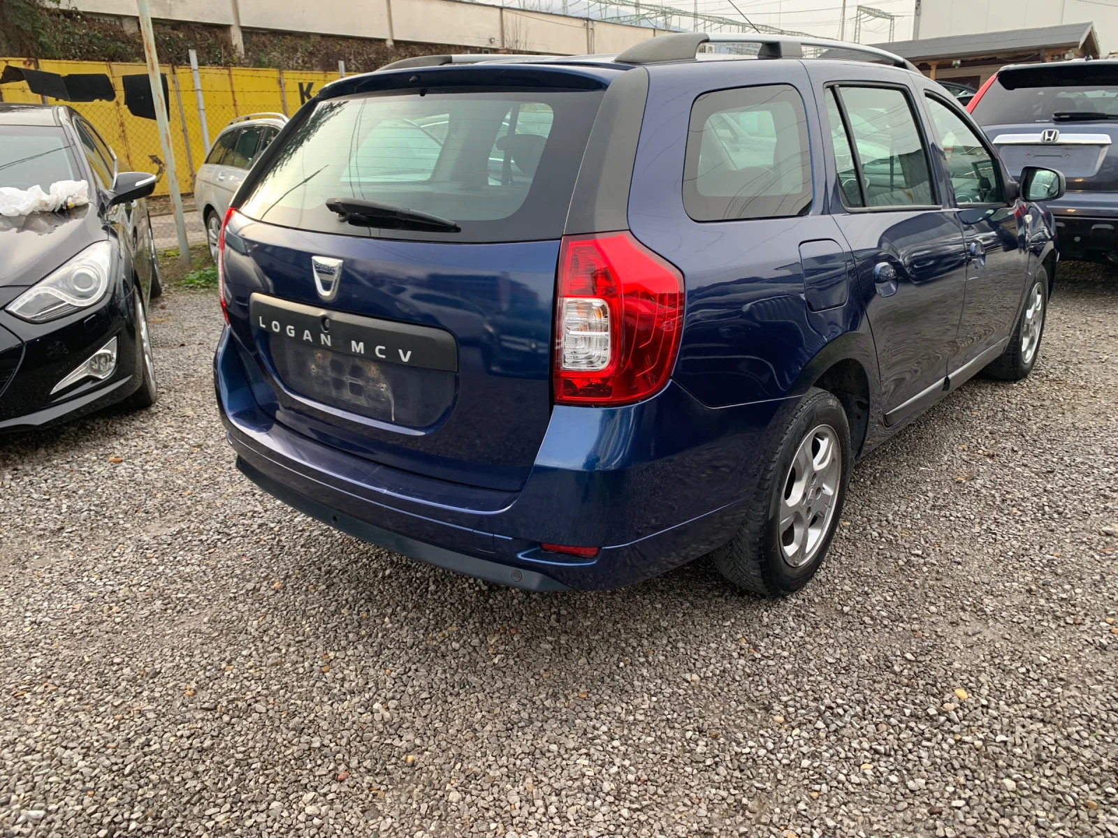 Dacia Logan 1.2i 75hp-Navi-Парктроник-клима-12.2015г-евро 6в - изображение 9