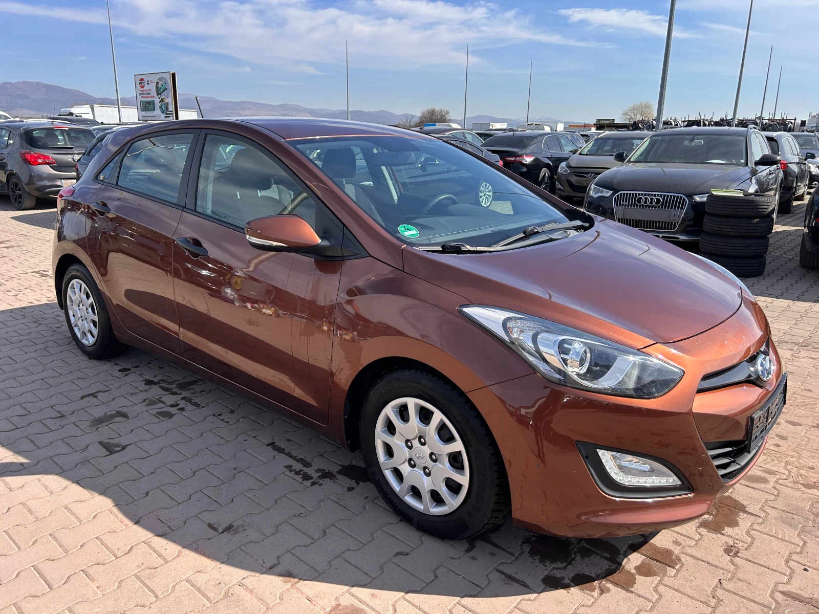 Hyundai I30 1.4i NAVI/KAMERA EURO 5 - изображение 4