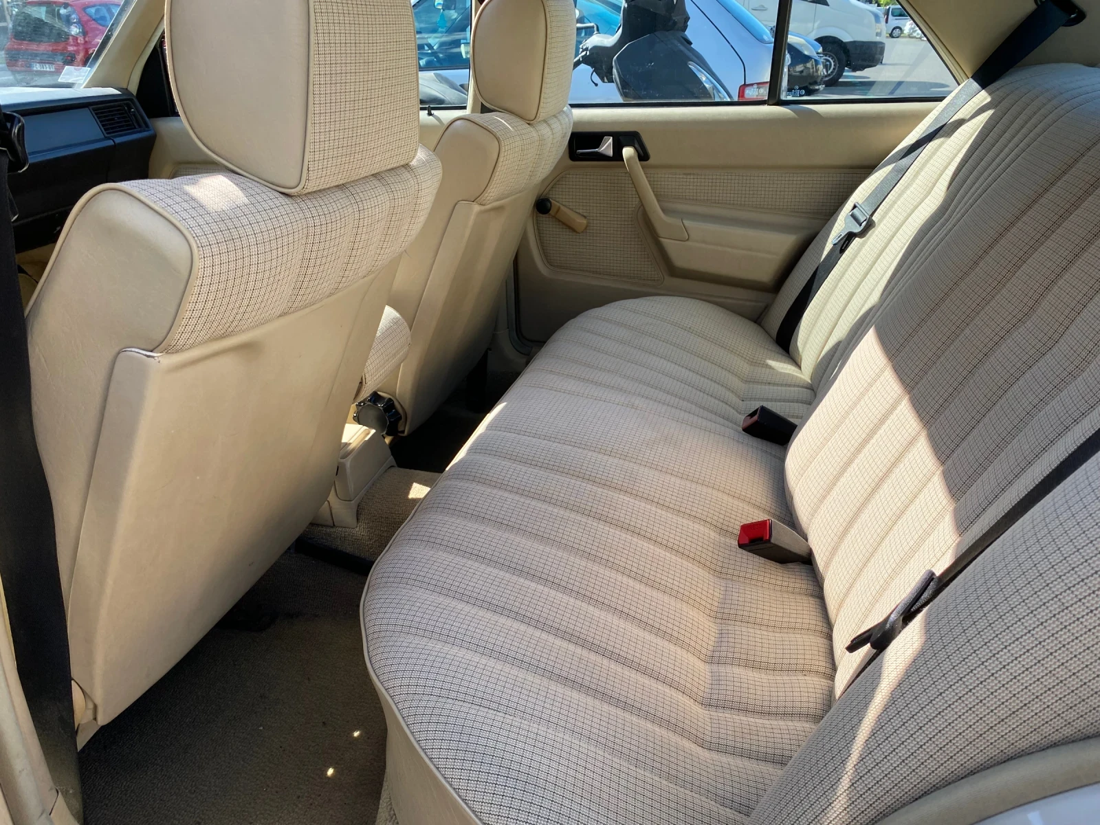 Mercedes-Benz 190 Е - изображение 4