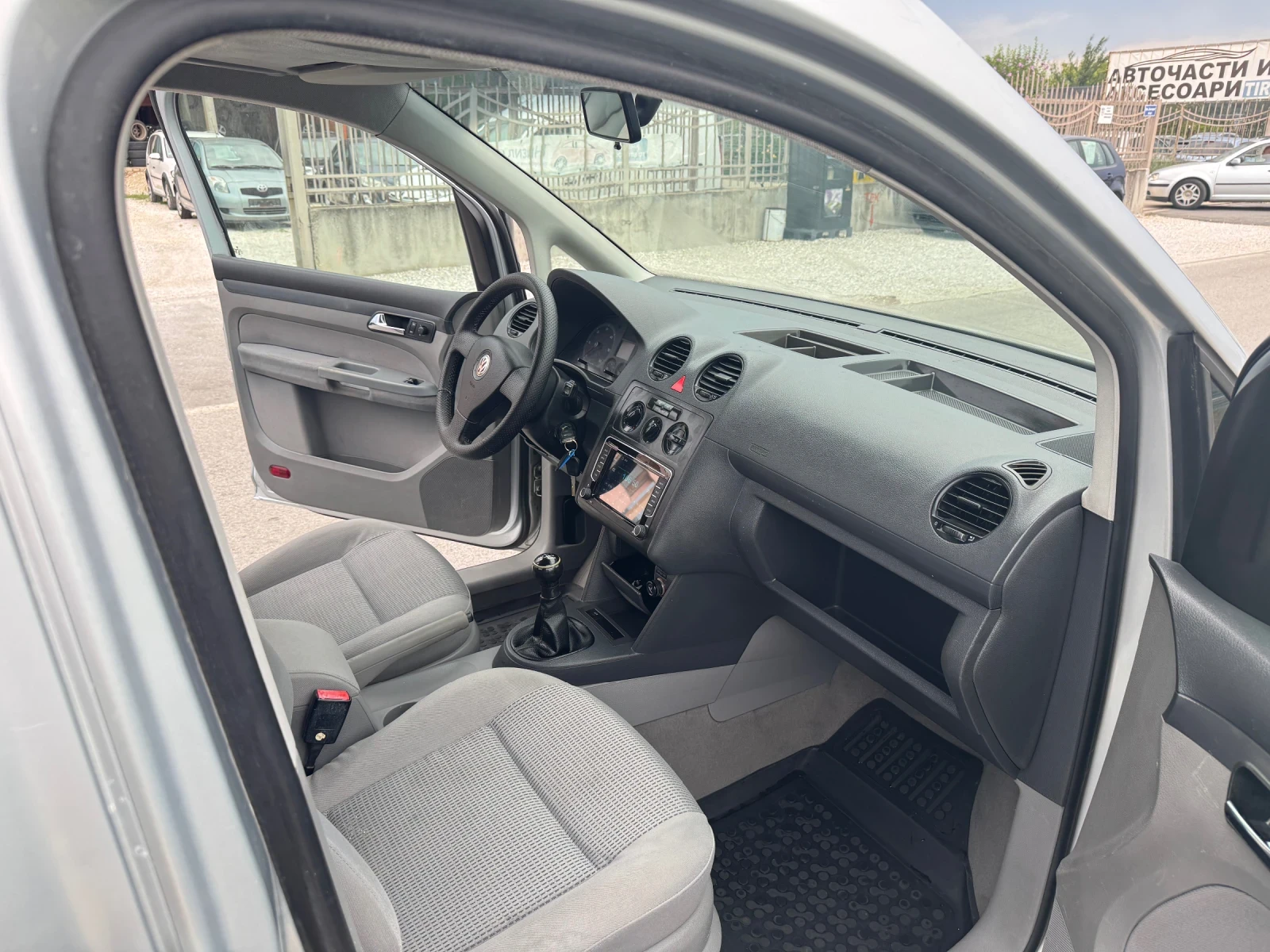 VW Caddy 1.9 TDI - изображение 8