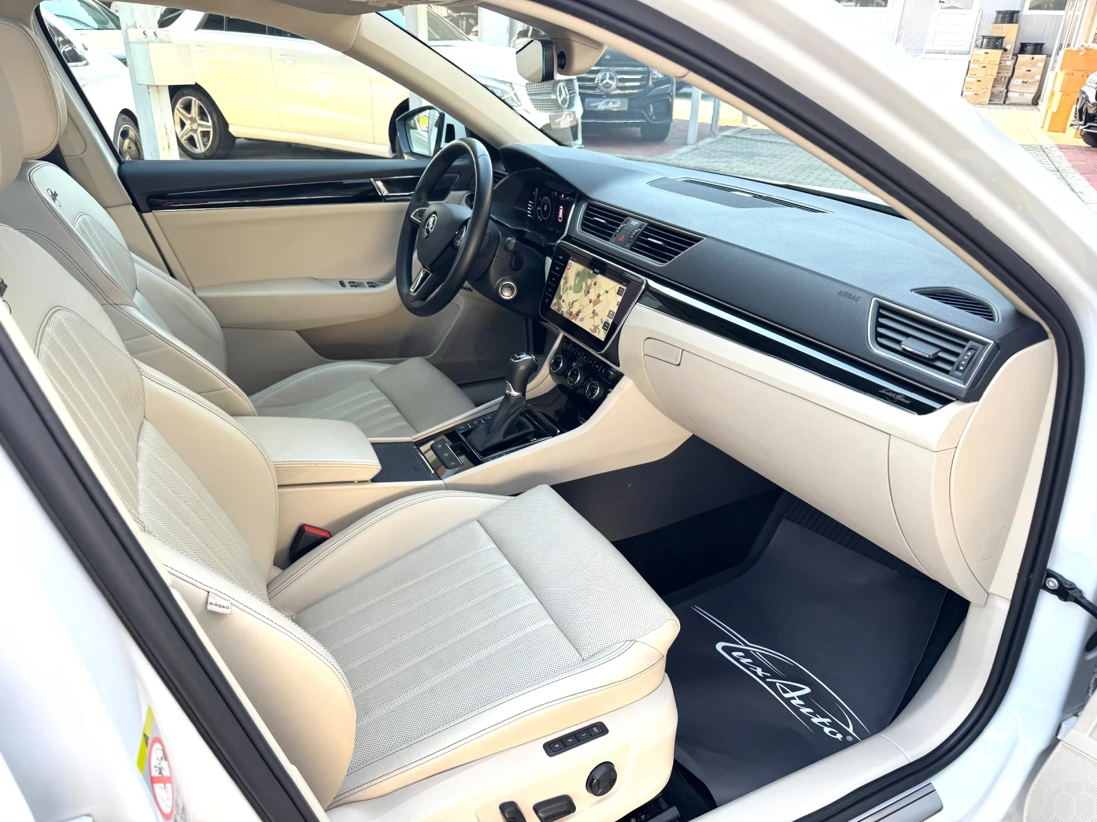 Skoda Superb 2.0TDI#L&K#4x4#PANORAMA#ОБДУХ#DISTR#FULL - изображение 9