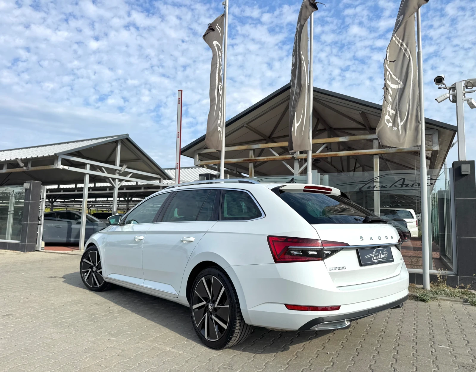 Skoda Superb 2.0TDI#L&K#4x4#PANORAMA#ОБДУХ#DISTR#FULL - изображение 6
