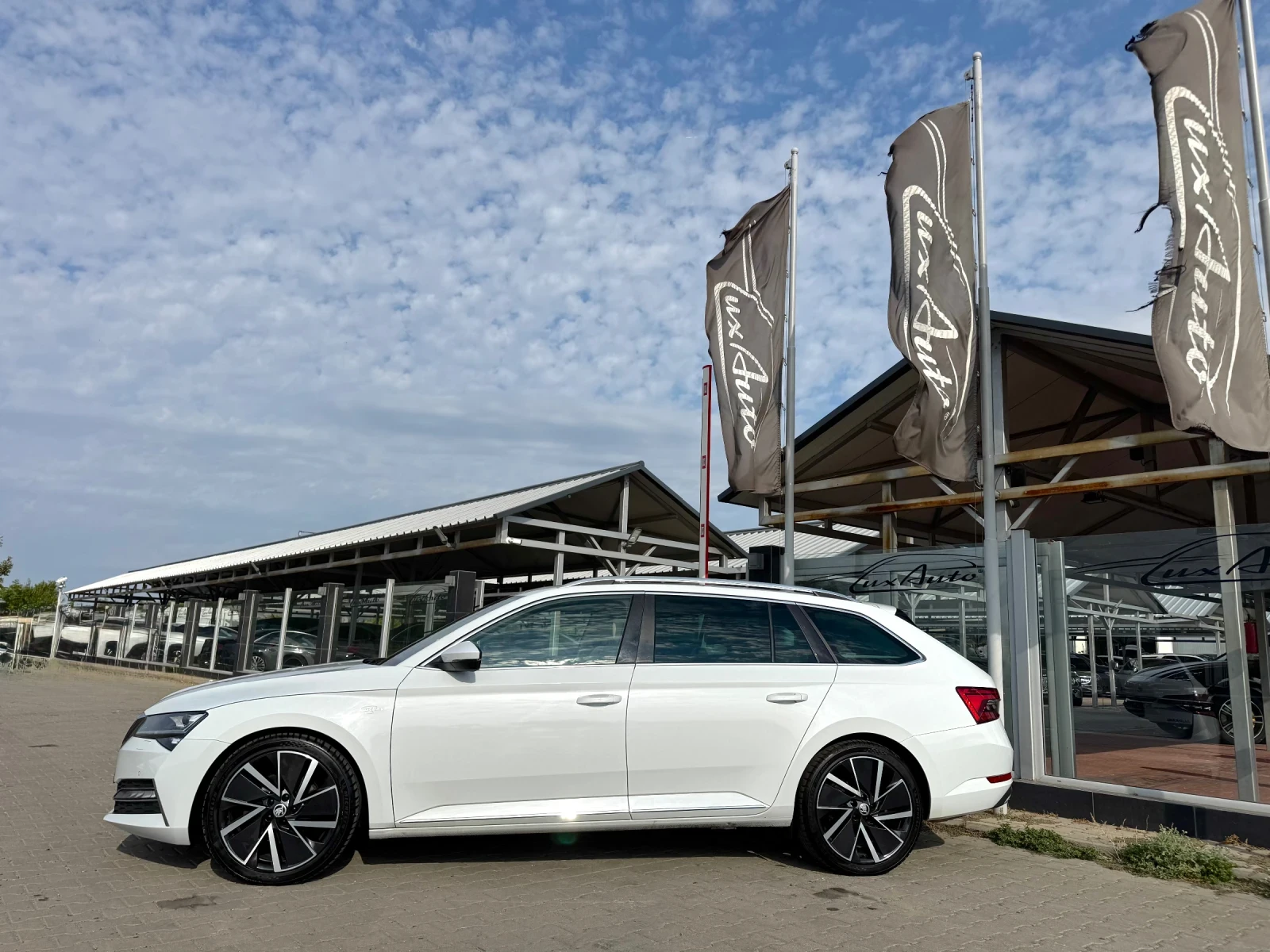 Skoda Superb 2.0TDI#L&K#4x4#PANORAMA#ОБДУХ#DISTR#FULL - изображение 4