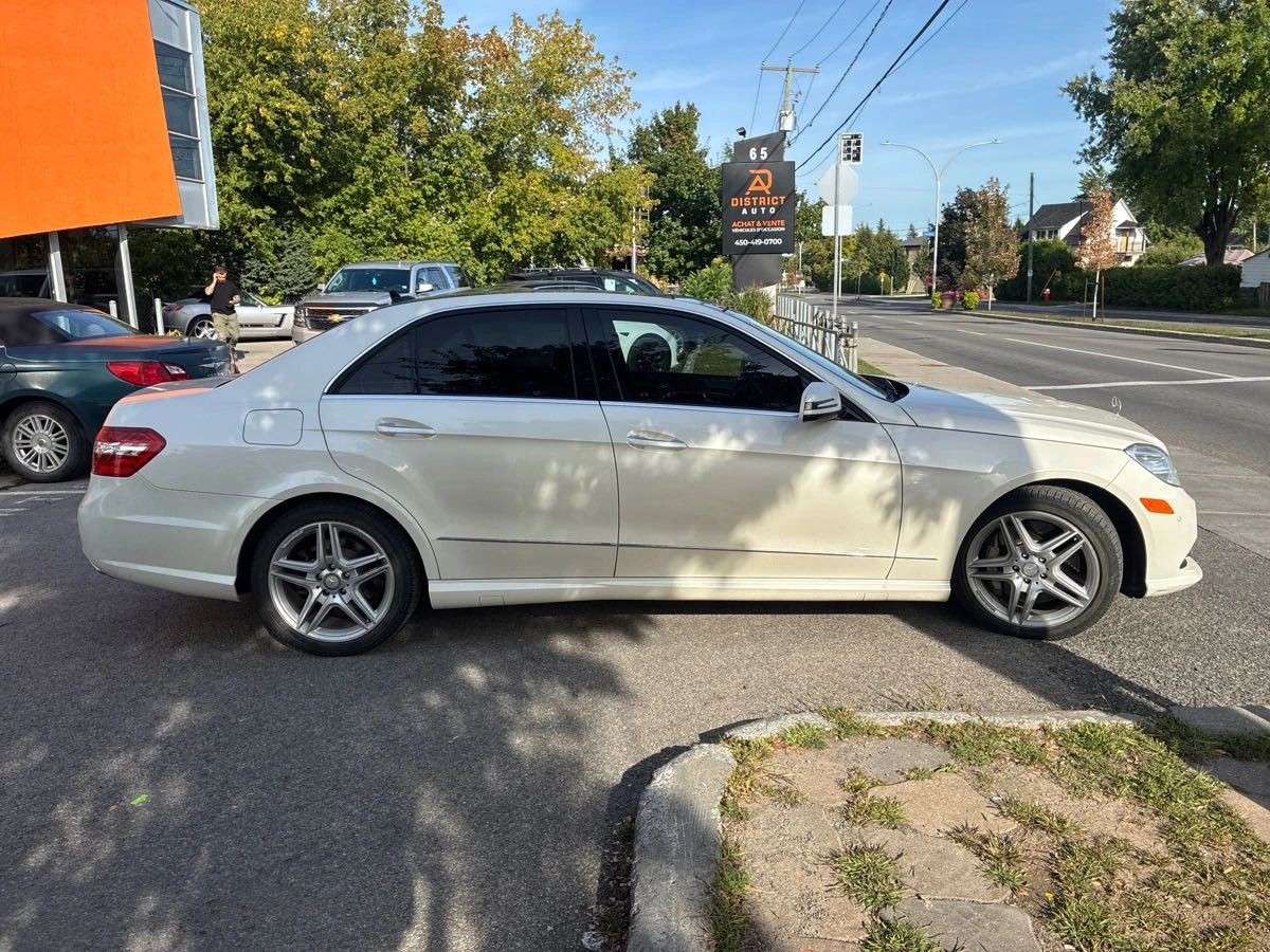 Mercedes-Benz E 500 4MATIC* * CARFAX * * АВТО КРЕДИТ * *  - изображение 3