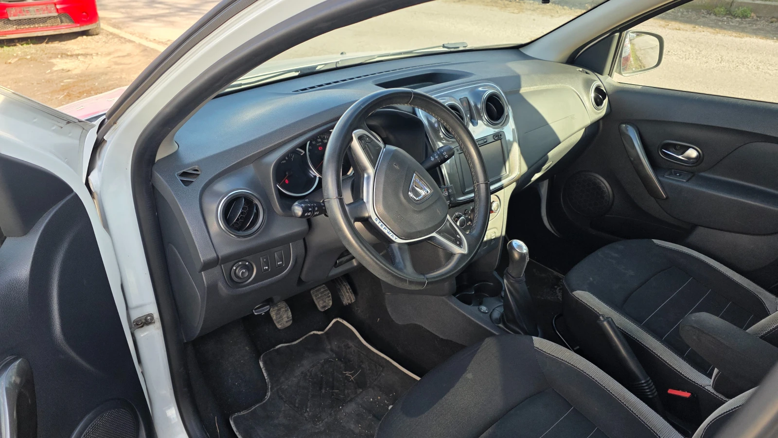 Dacia Sandero 900 тсе - изображение 3