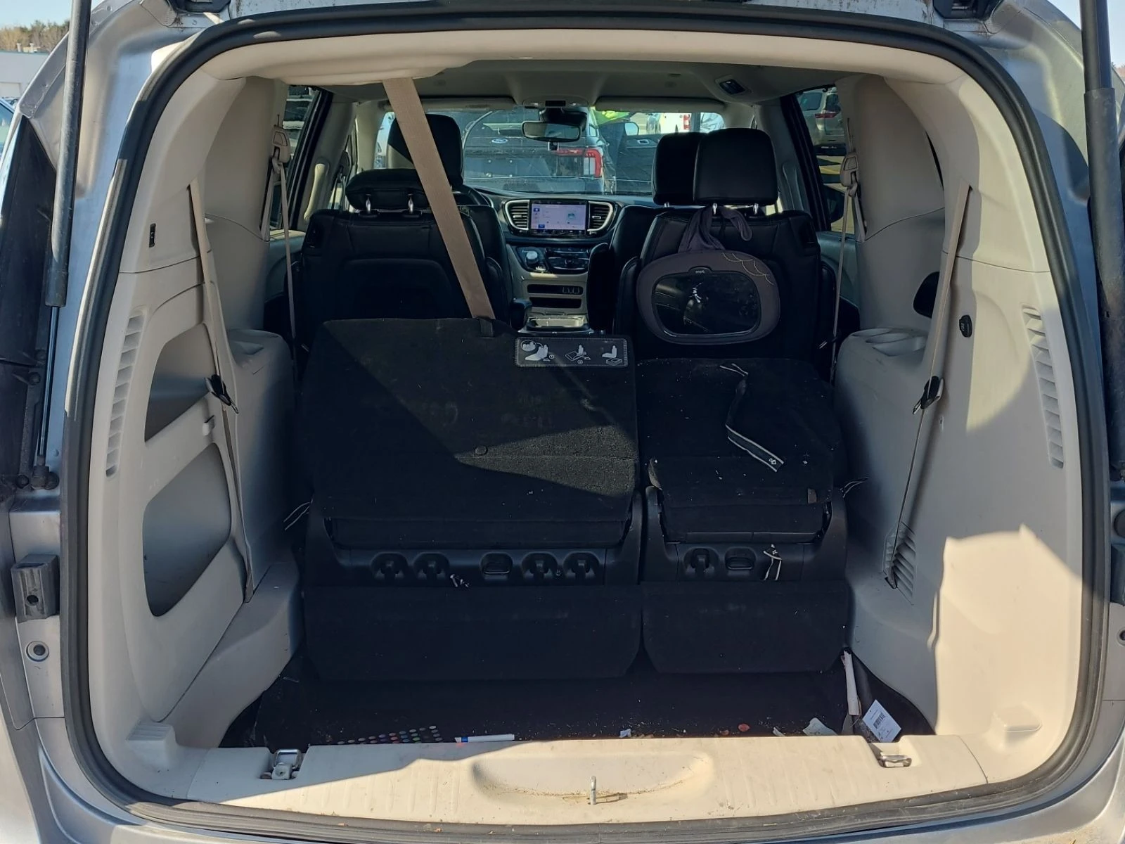 Chrysler Pacifica TOURING-L С РЕГИСТРАЦИЯ & АВТО КРЕДИТ , снимка 12 - Автомобили и джипове - 53907877