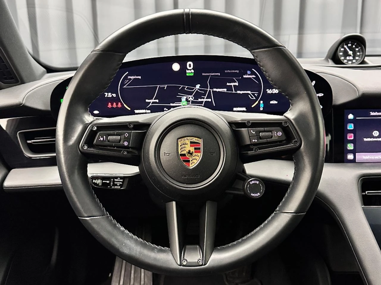 Porsche Taycan 4S, снимка 8 - Автомобили и джипове - 53983678