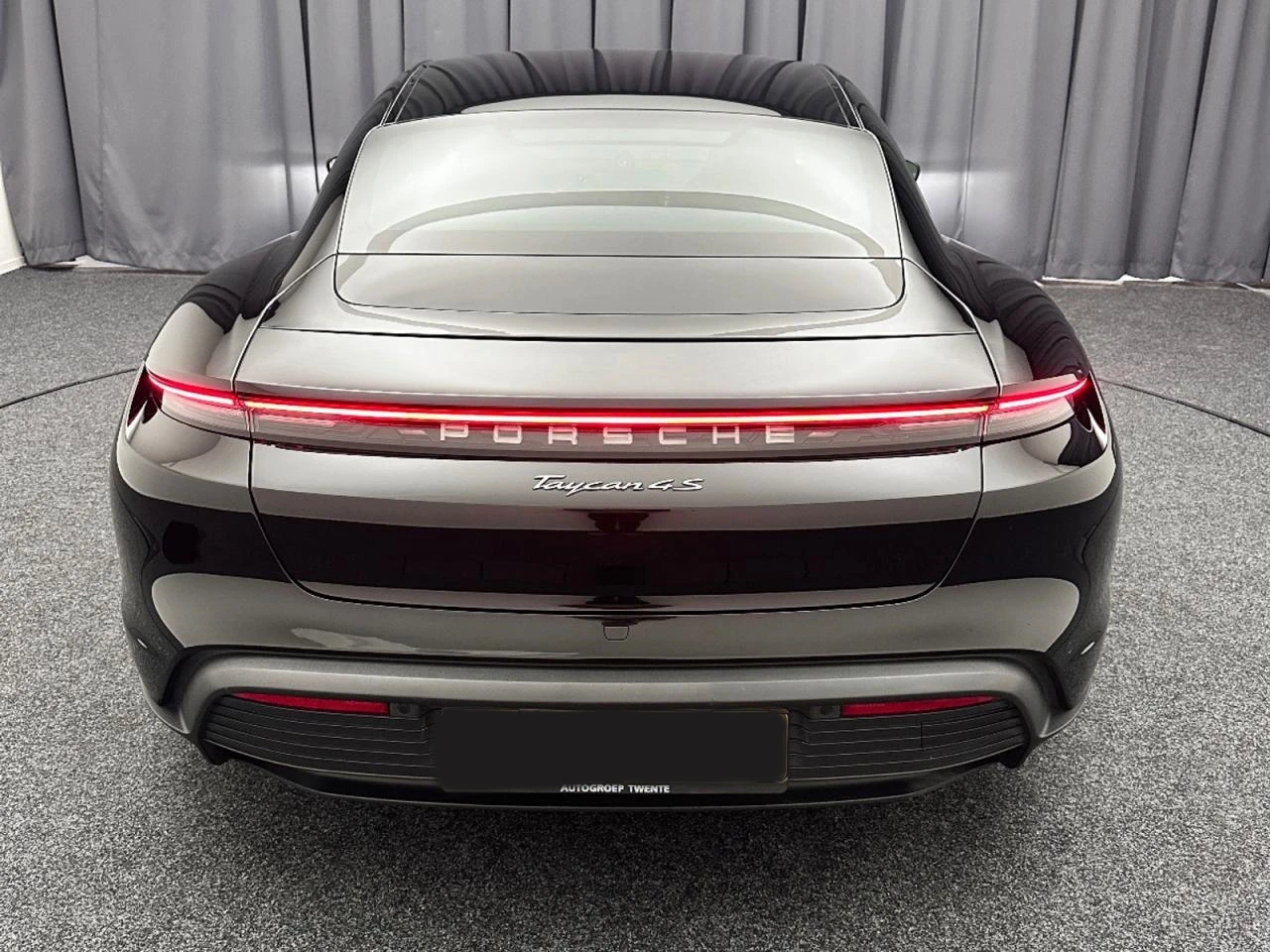 Porsche Taycan 4S, снимка 3 - Автомобили и джипове - 53983678