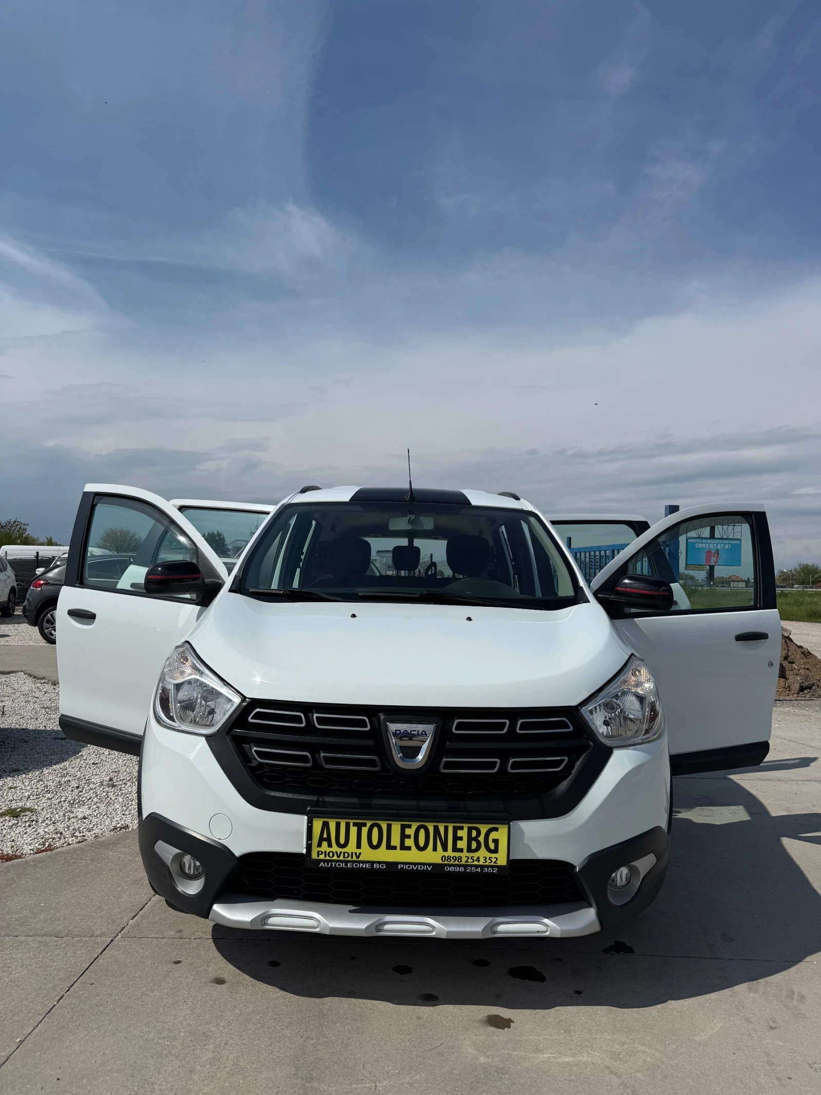 Dacia Lodgy 1.5 dCI 7 МЕСТА, снимка 2 - Автомобили и джипове - 54366345