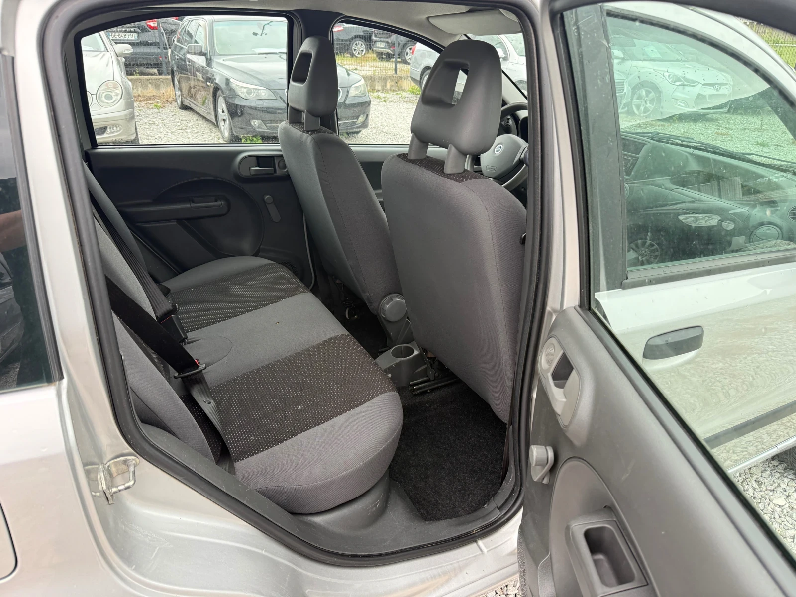 Fiat Panda 1.2i клима, снимка 16 - Автомобили и джипове - 54542411