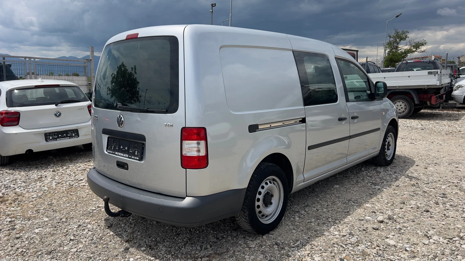 VW Caddy 1.9 TDI 102 коня Макси Климатроник, снимка 4 - Автомобили и джипове - 54607381