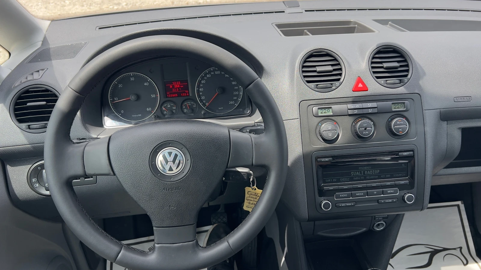 VW Caddy 1.9 TDI 102 коня Макси Климатроник, снимка 9 - Автомобили и джипове - 54607381