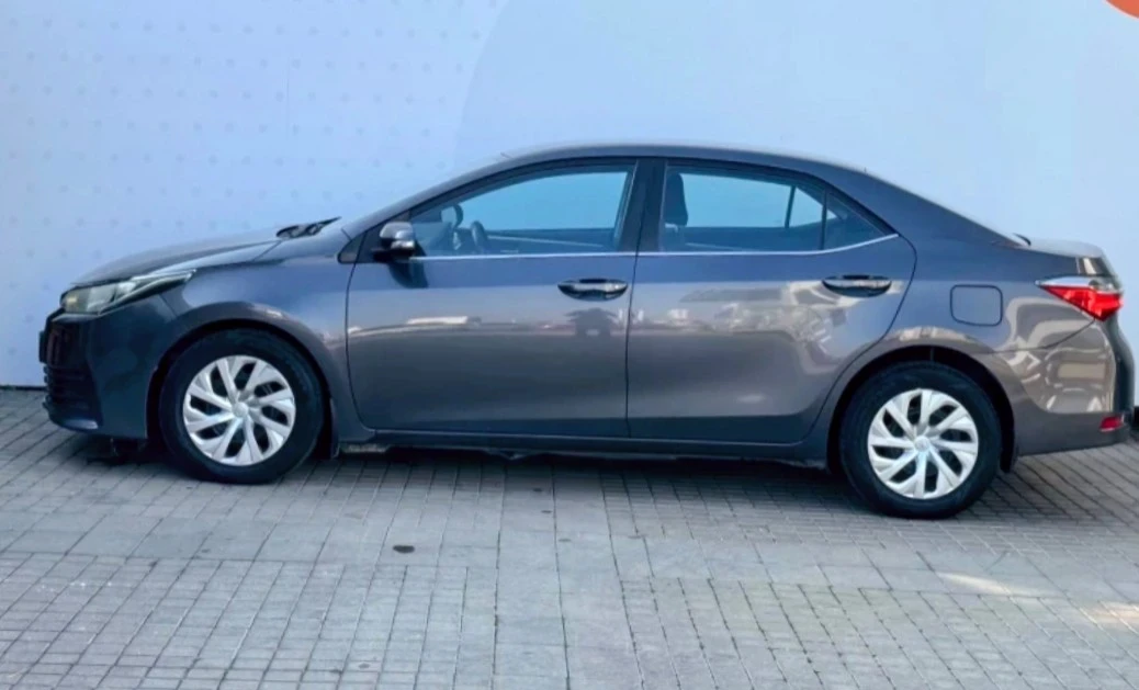 Toyota Corolla 1, 4 D-4D, снимка 7 - Автомобили и джипове - 54634474