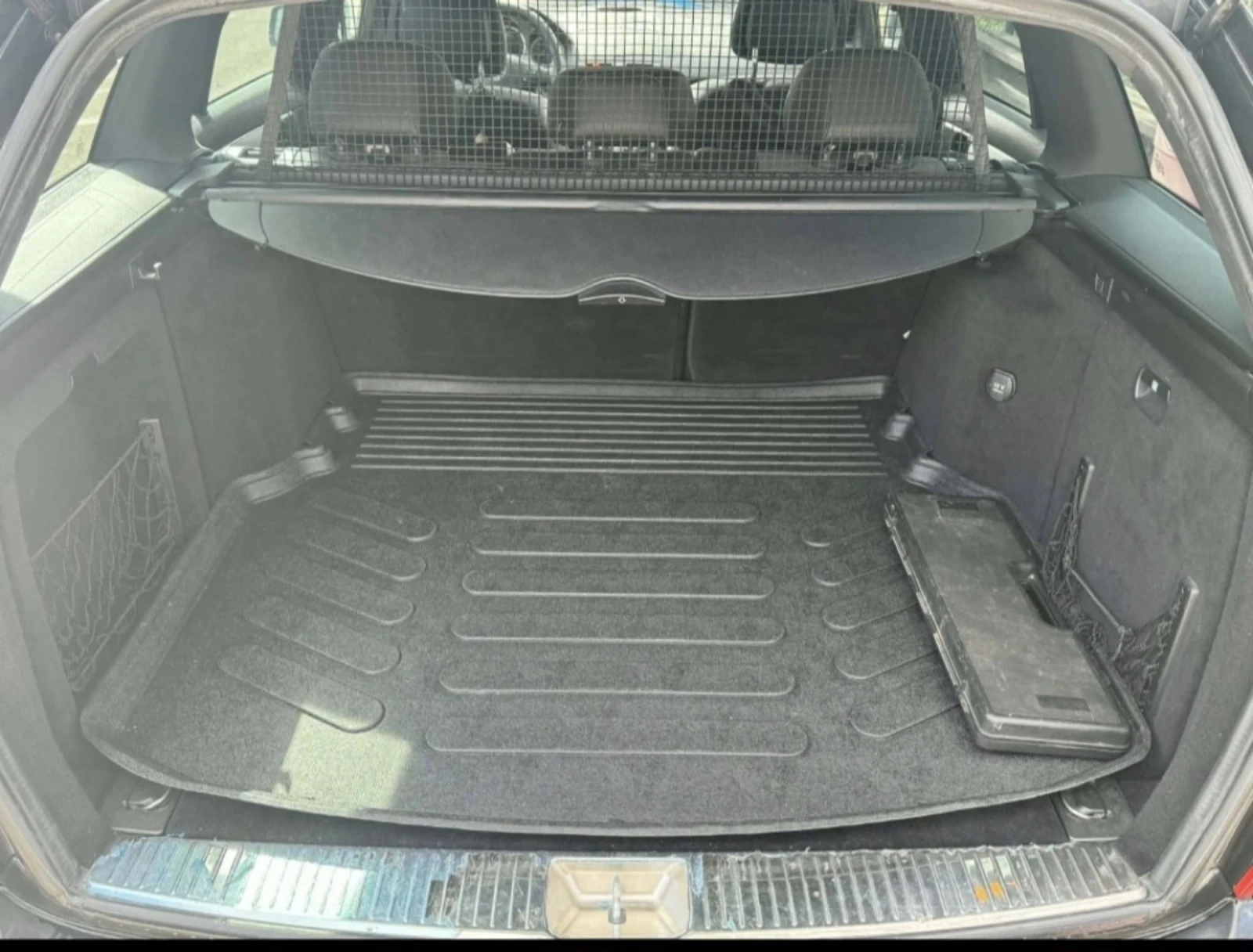 Mercedes-Benz C 350, снимка 3 - Автомобили и джипове - 54673594
