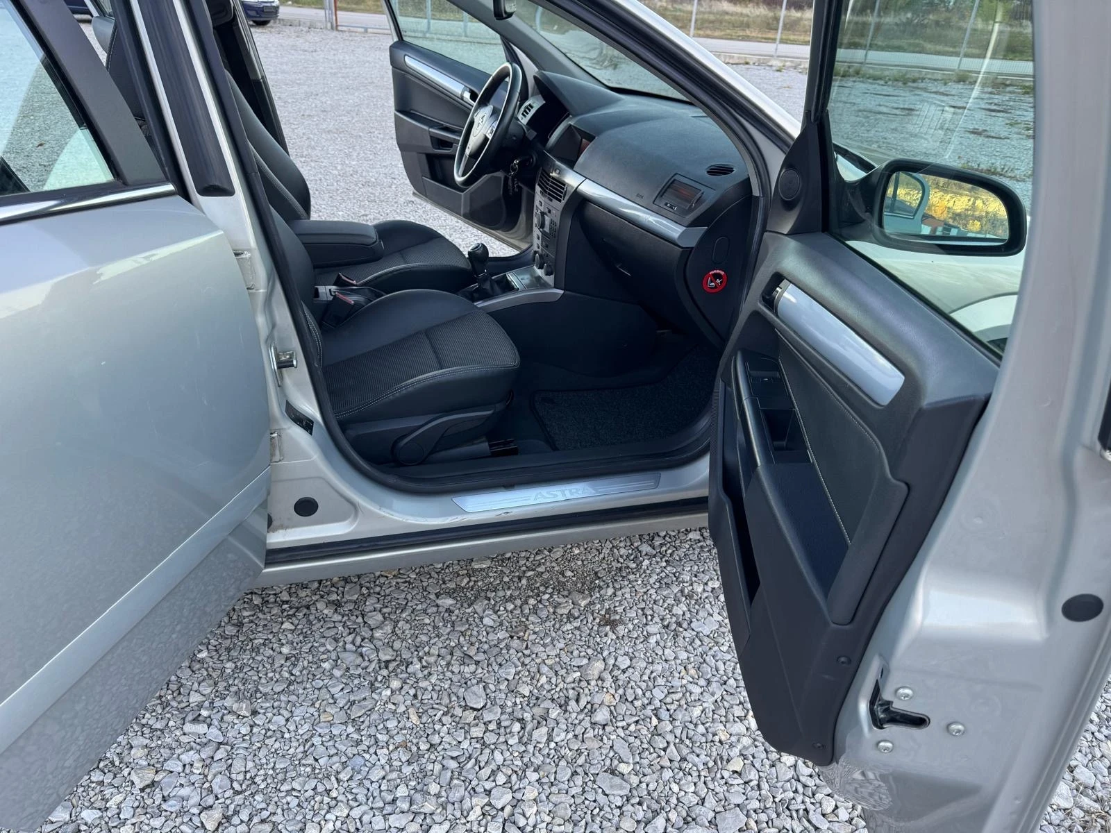 Opel Astra 1.6 i, снимка 9 - Автомобили и джипове - 54697486