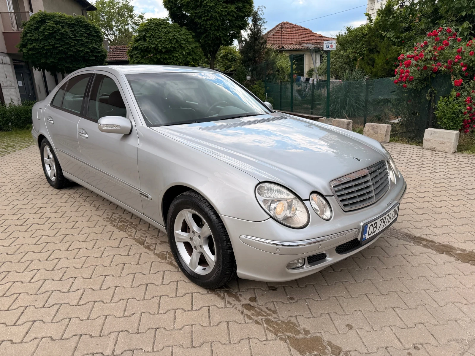 Mercedes-Benz E 220 CDI, снимка 3 - Автомобили и джипове - 54767623