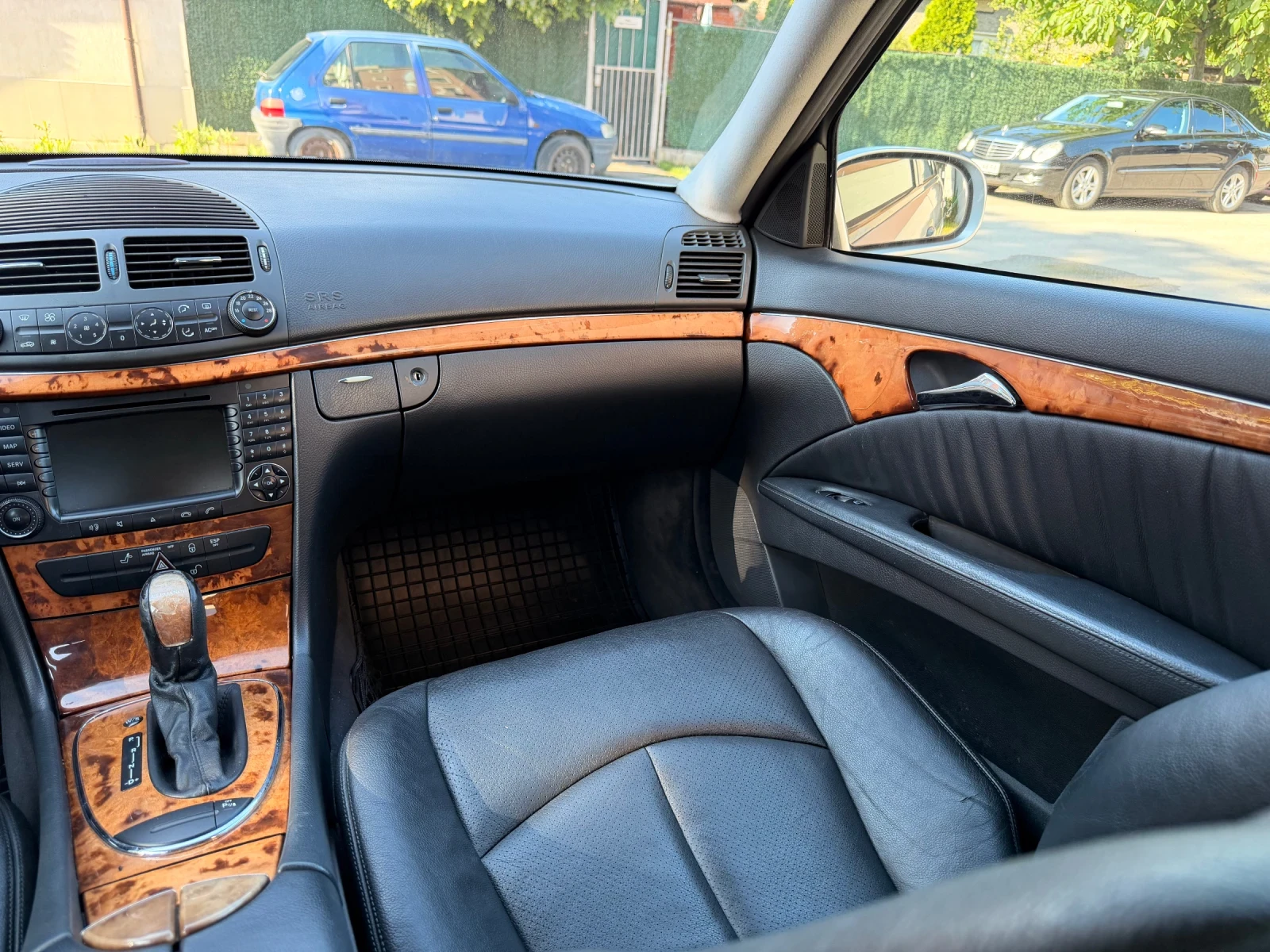 Mercedes-Benz E 220 CDI, снимка 11 - Автомобили и джипове - 54767623