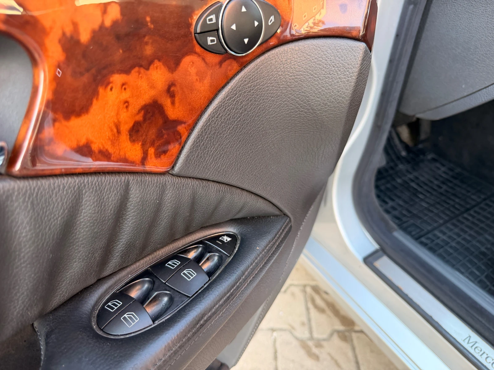 Mercedes-Benz E 220 CDI, снимка 13 - Автомобили и джипове - 54767623