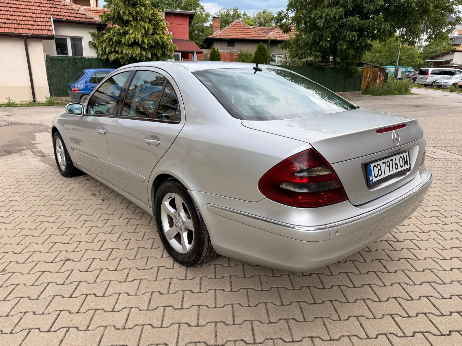 Mercedes-Benz E 220 CDI, снимка 6 - Автомобили и джипове - 54767623