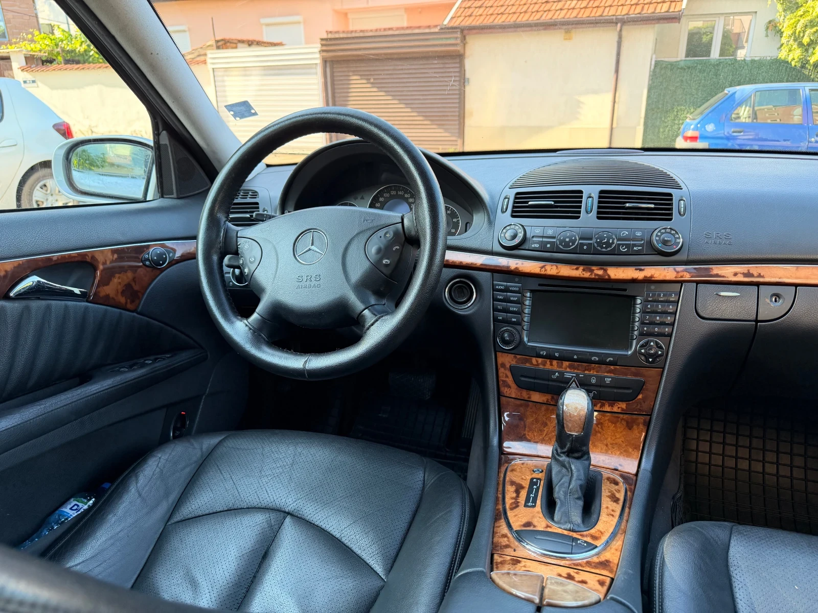 Mercedes-Benz E 220 CDI, снимка 9 - Автомобили и джипове - 54767623