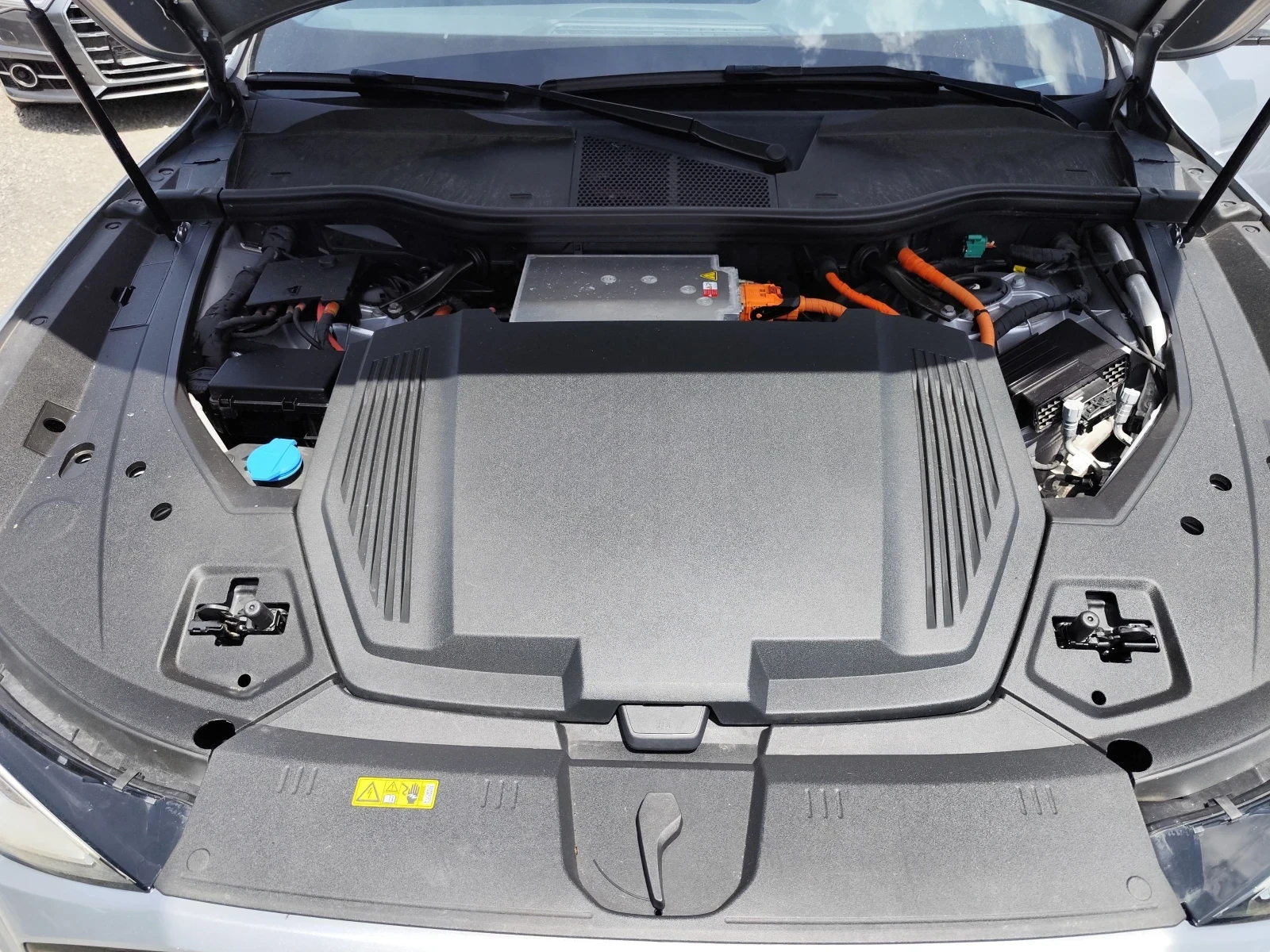 Audi E-Tron S-line, снимка 7 - Автомобили и джипове - 55362606