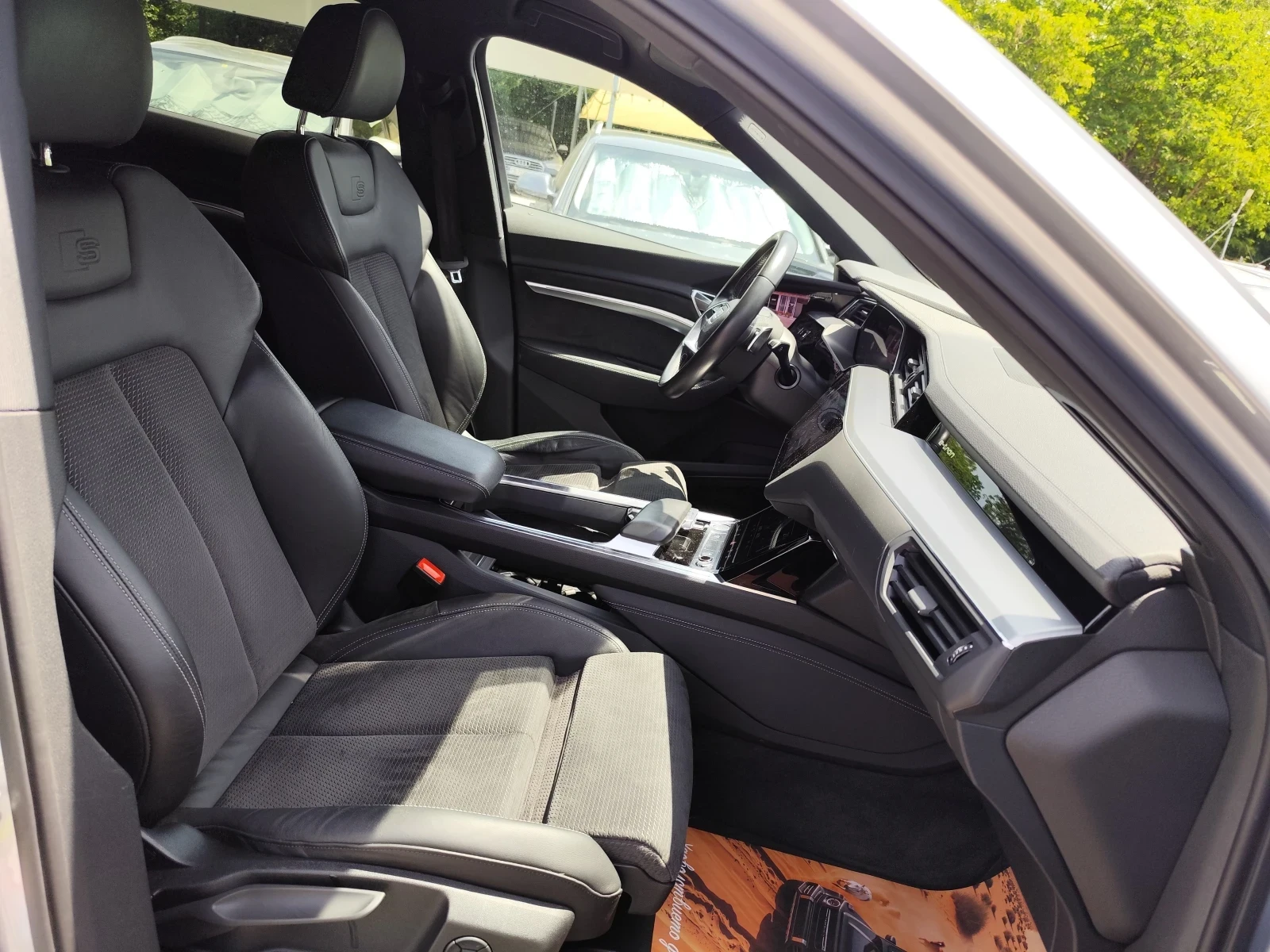 Audi E-Tron S-line, снимка 10 - Автомобили и джипове - 55362606