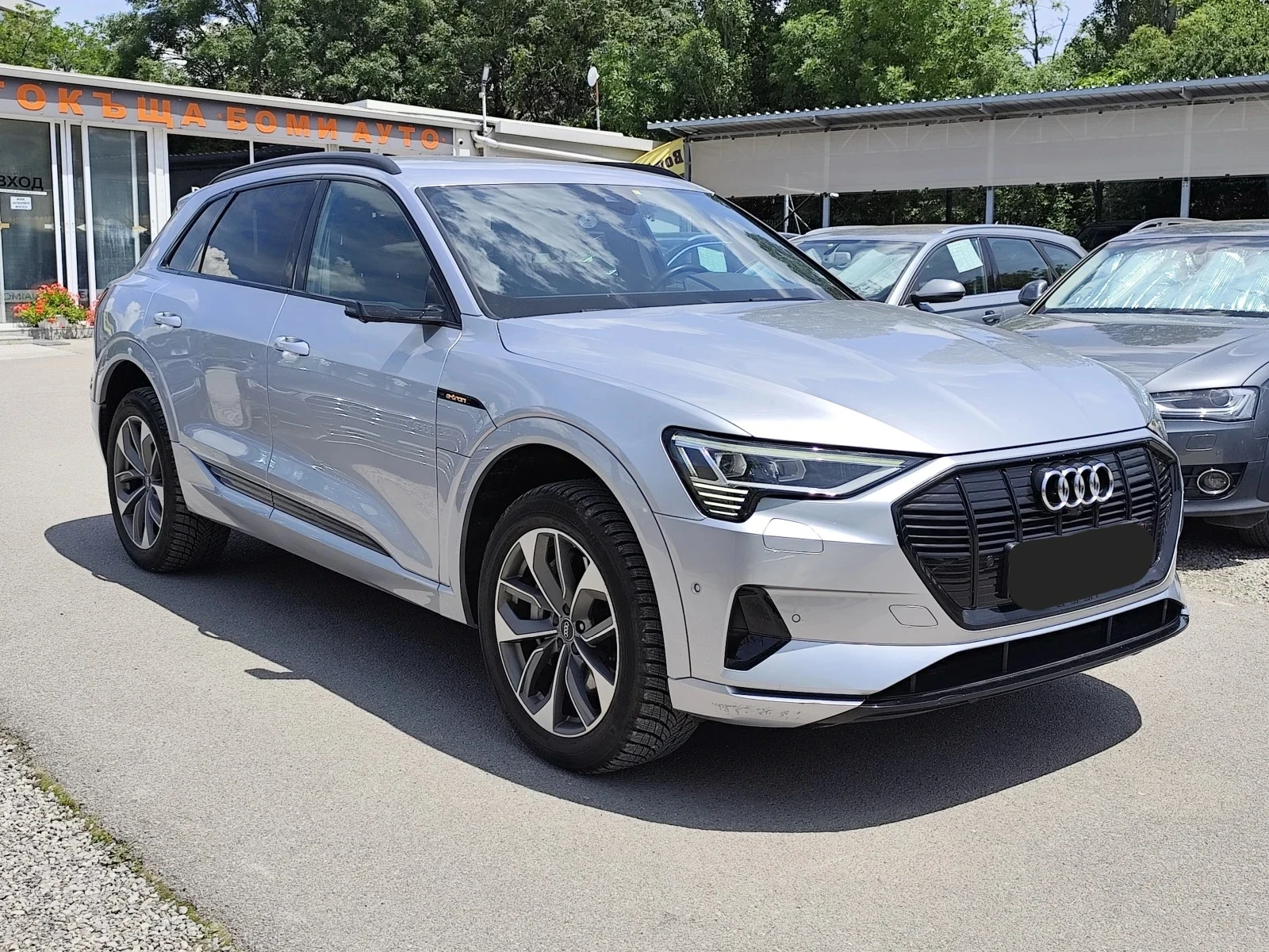 Audi E-Tron S-line