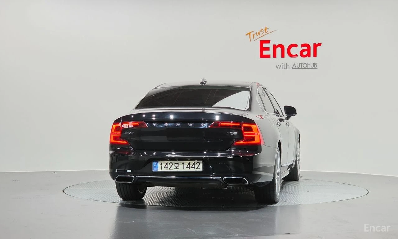 Volvo S90 ДИСТРОНИК * ОБДУХВАНЕ * HEAD-UP * B&W, снимка 5 - Автомобили и джипове - 55379159