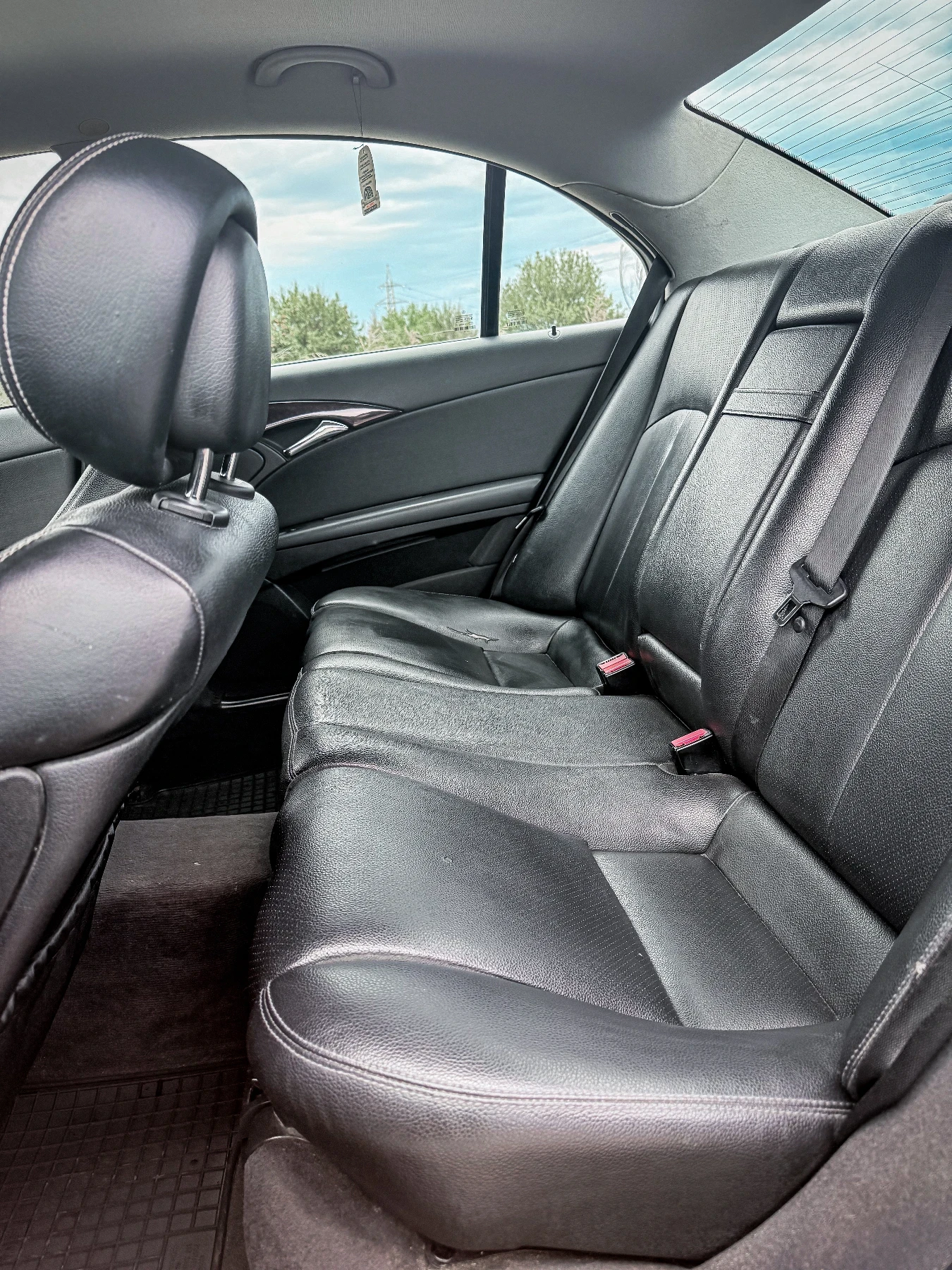 Mercedes-Benz E 220 АВТОМАТИК, ПЕРФЕКТНА, снимка 9 - Автомобили и джипове - 55529444