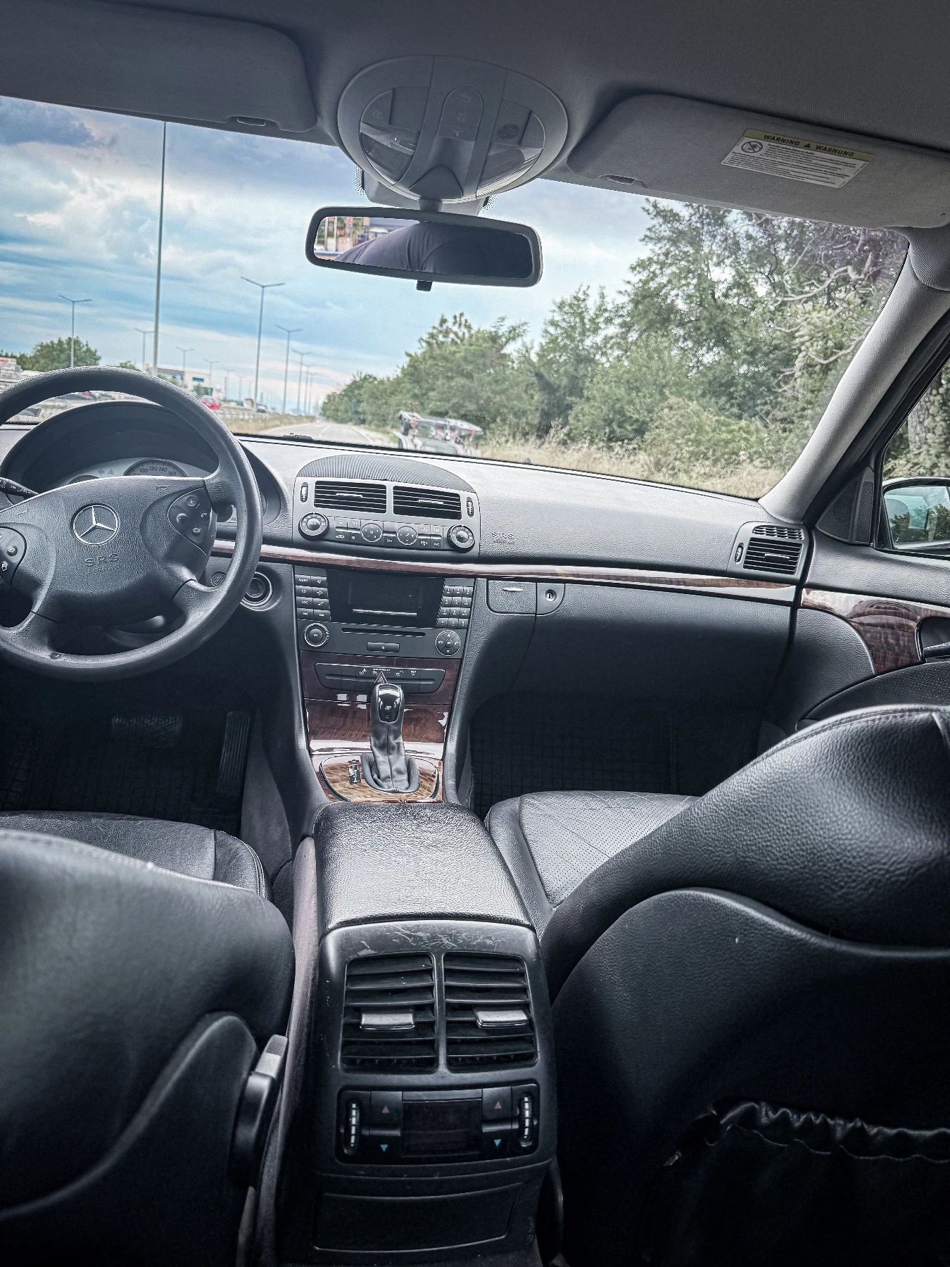 Mercedes-Benz E 220 АВТОМАТИК, ПЕРФЕКТНА, снимка 8 - Автомобили и джипове - 55529444