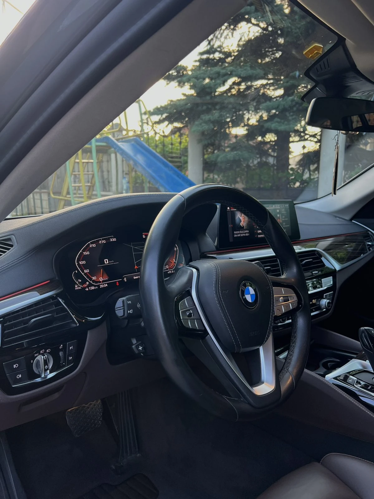 BMW 520 xDrive Luxury Line, снимка 5 - Автомобили и джипове - 55465337