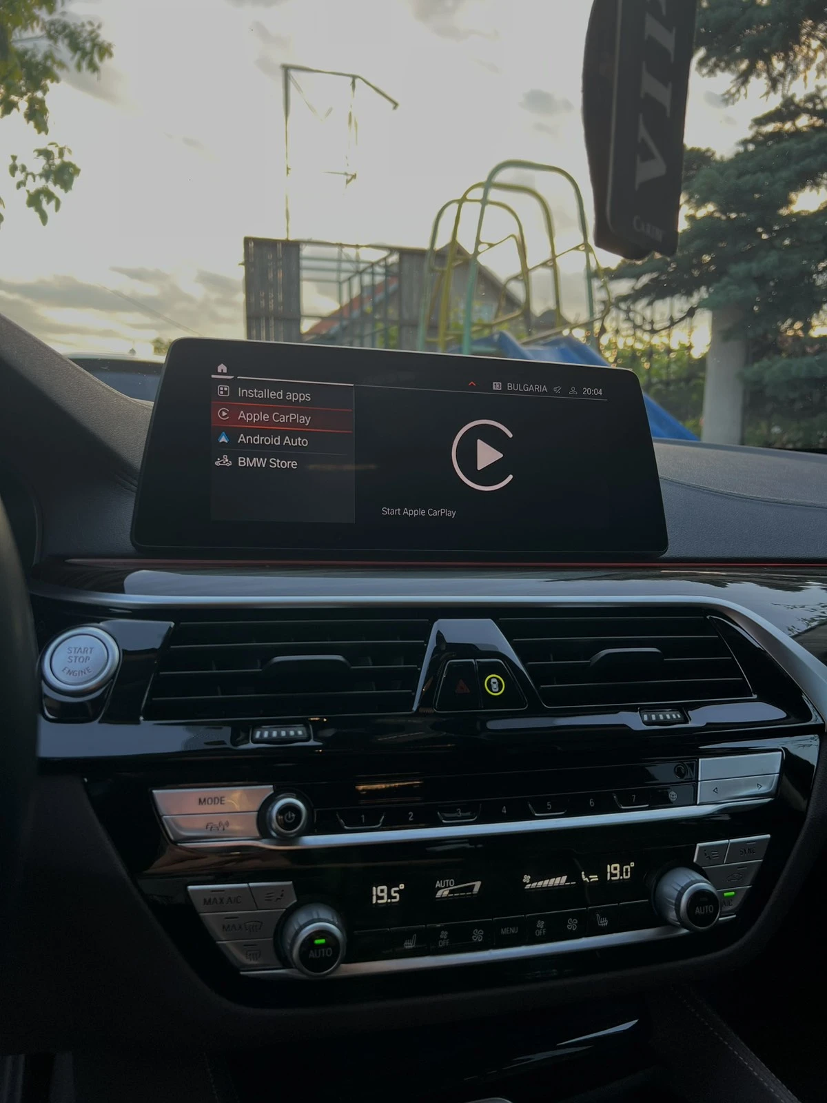 BMW 520 xDrive Luxury Line, снимка 10 - Автомобили и джипове - 55465337