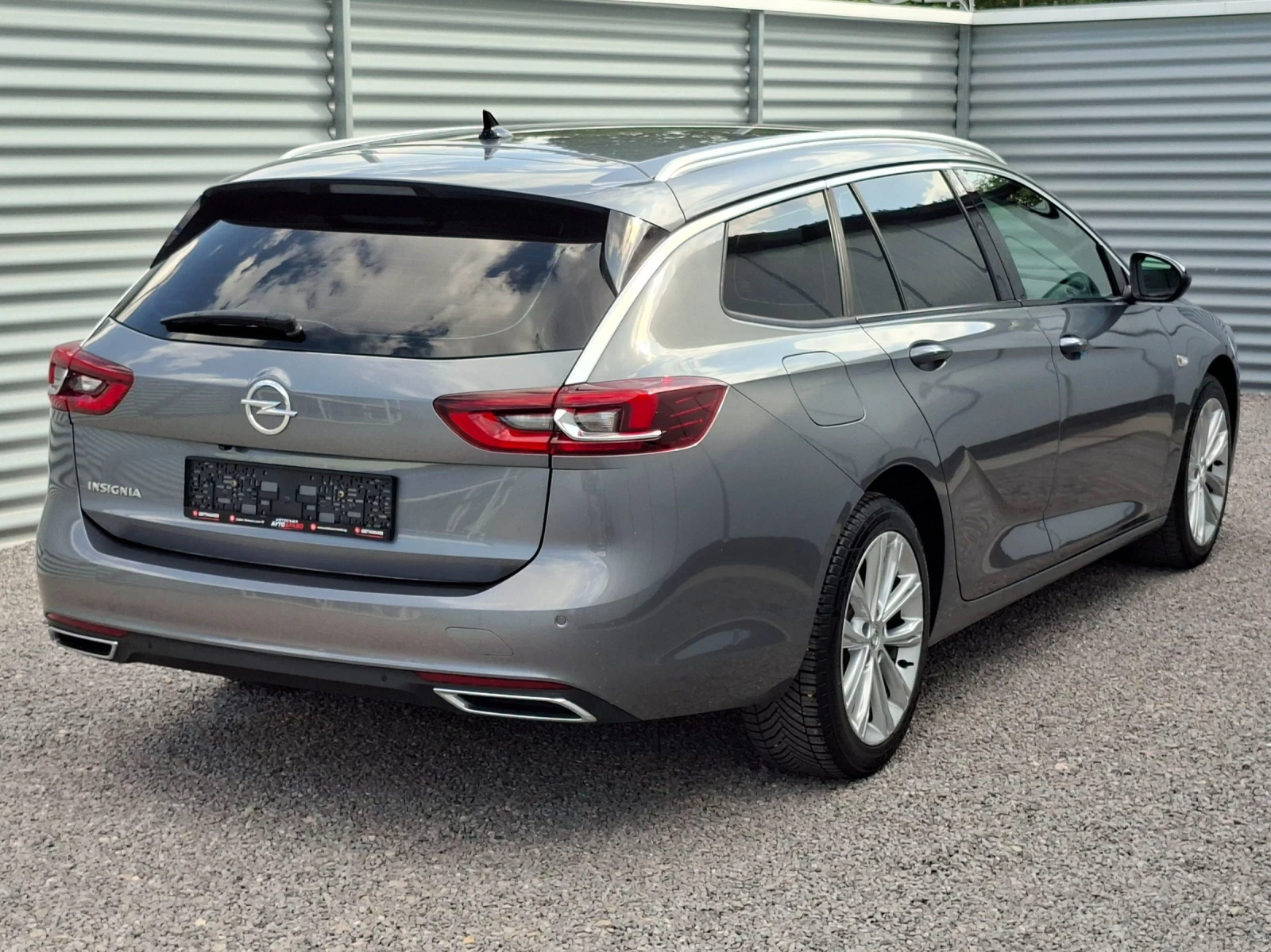 Opel Insignia 2.0CDTI/Фейслифт/Автомат/ТОП, снимка 4 - Автомобили и джипове - 55931909