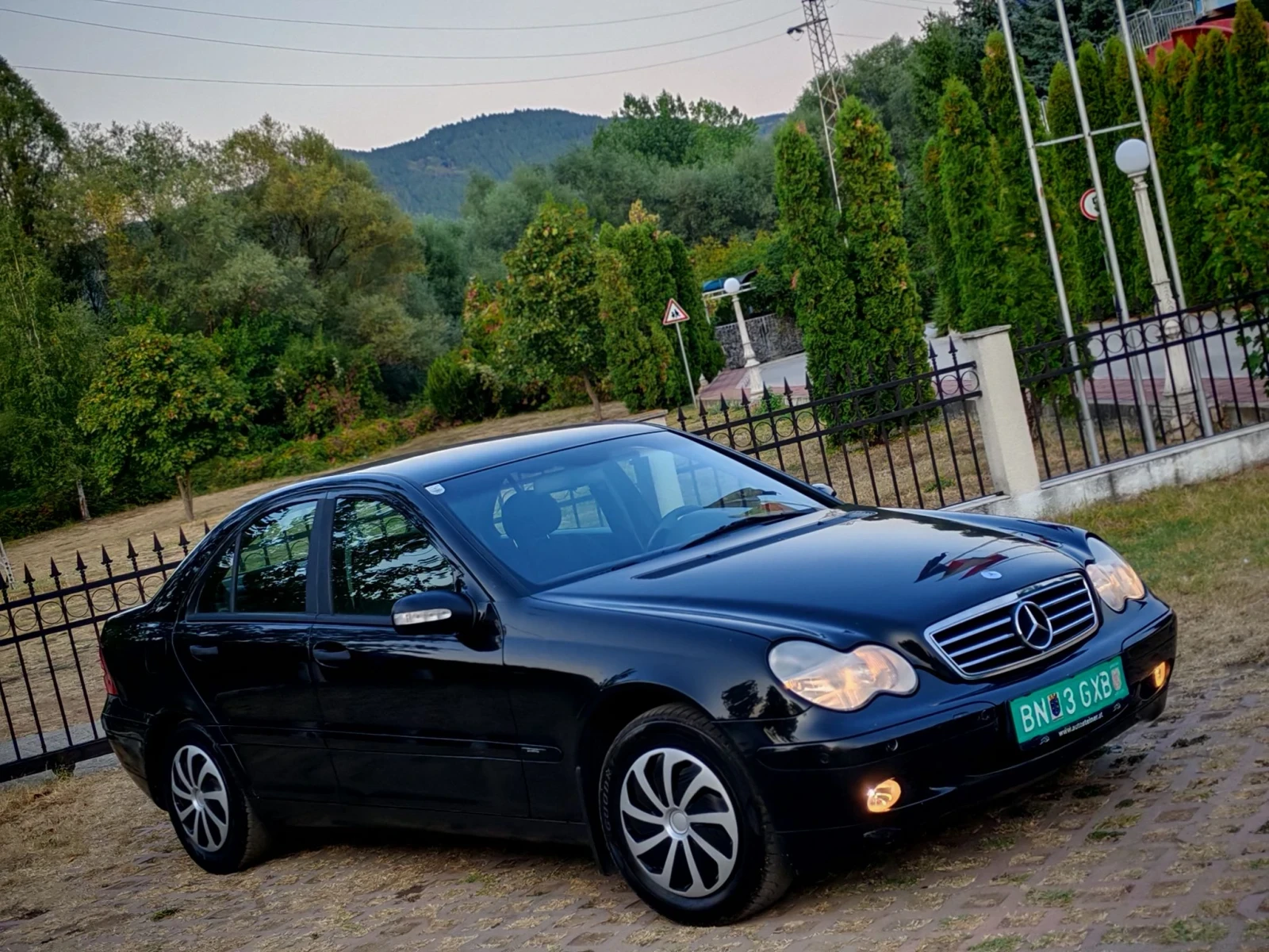 Mercedes-Benz C 200 2.2CDI(116)* АВТОМАТИК* КЛИМАТРОНИК* НОВ ВНОС* , снимка 2 - Автомобили и джипове - 56023765