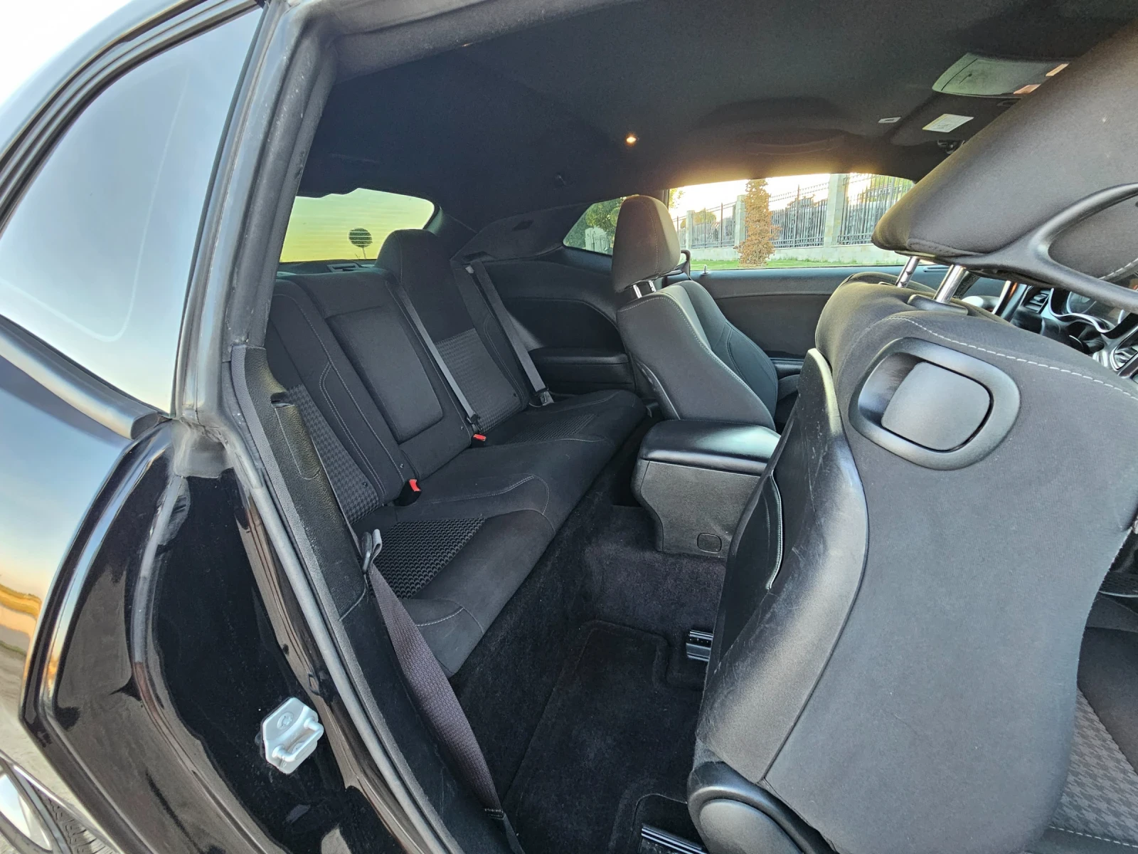 Dodge Challenger 3.6/209hp, снимка 9 - Автомобили и джипове - 56403320